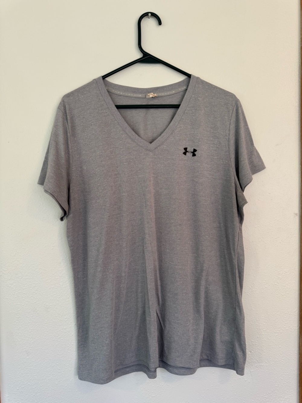 Under Armour Women's Light Gray V-Neck Athletic Tee